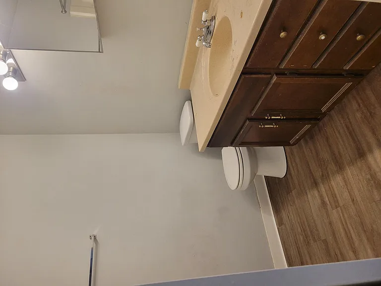 High Park Apartments — Photo 19