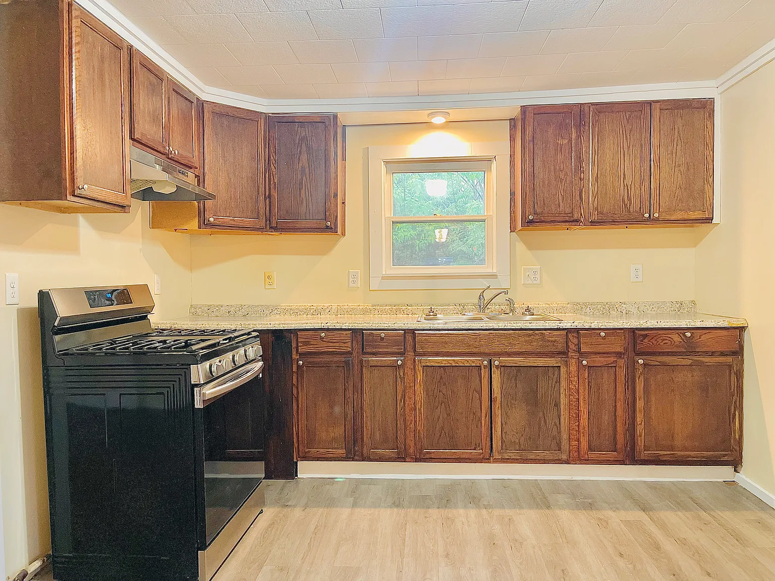 2 bed, $2,000 — Photo 3
