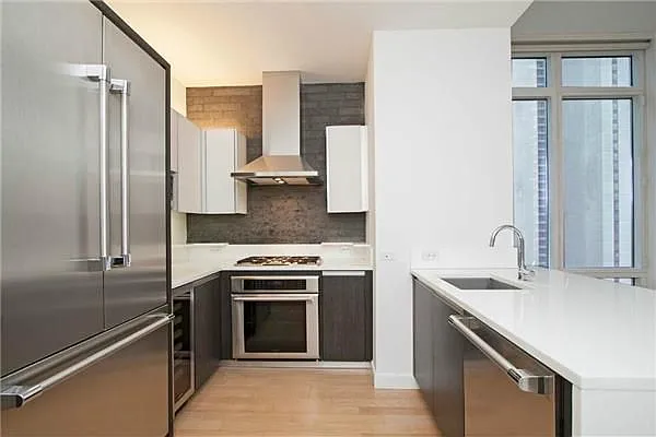 Rented by A & I Broadway | media 14