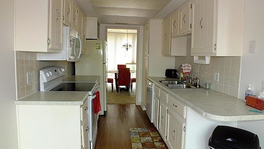 4th image of 4921 Whistlewood Ln