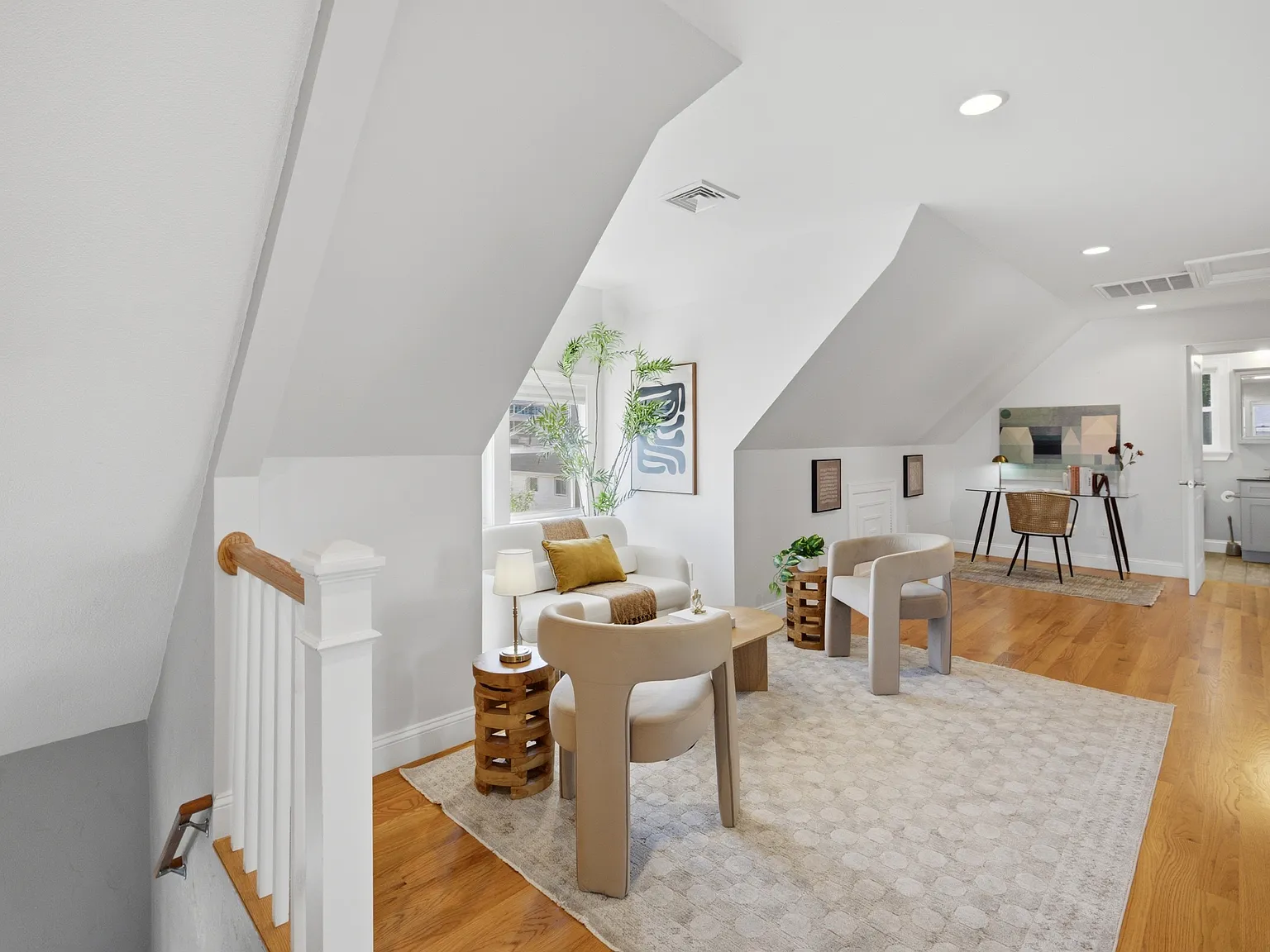 2 bed, 1015 sqft, $2,700 — Photo 4