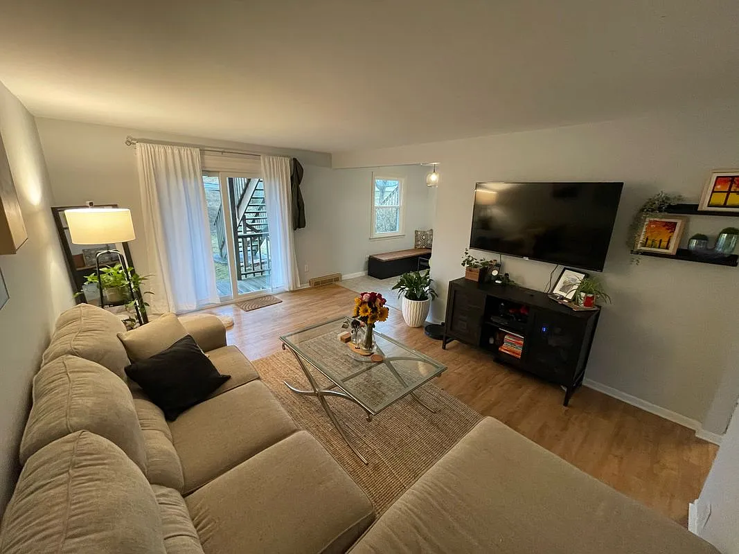 1 bed, 1.0 bath, 765 sqft, $2,150 — Photo 1