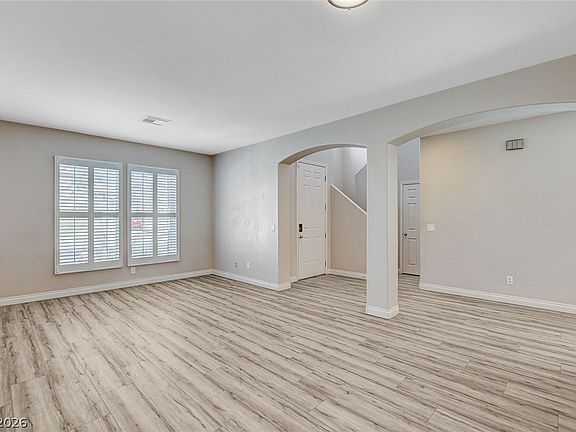 3rd image of 4413 Laguna Garden Ave
