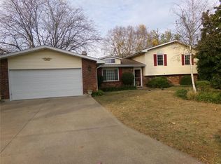 613 Louise St, Farmington, MO 63640