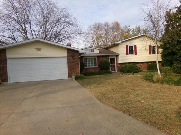 613 Louise St, Farmington, MO 63640
