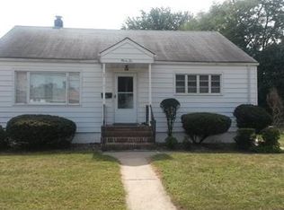 36 Apple St, Edison, NJ 08817