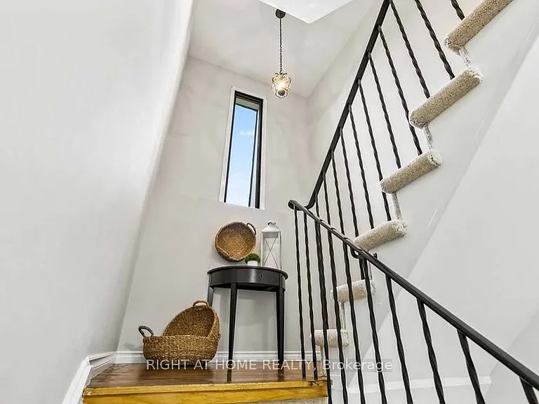 350 Camelot Ct #3 — Photo 11