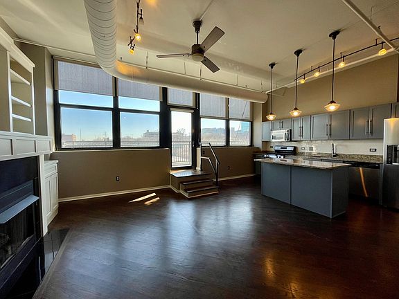 2nd image of 2015 Grand Blvd APT 325