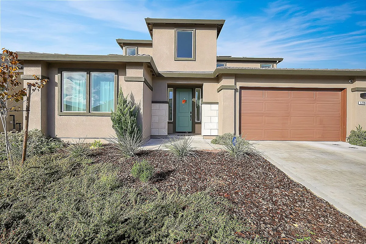 1779 Stinson Way photo 1