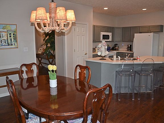 3rd image of 5455 Wilmington Cir