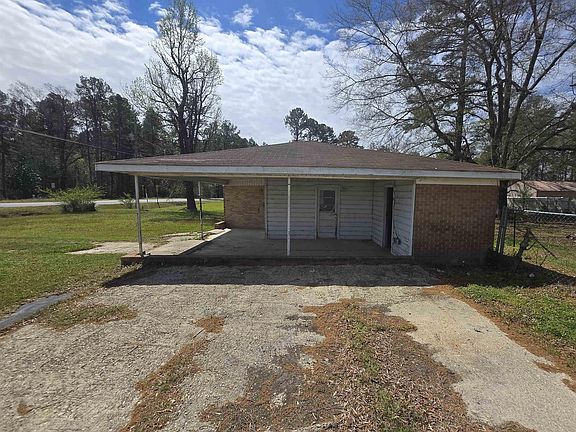 3rd image of 902 Mount Holly Rd