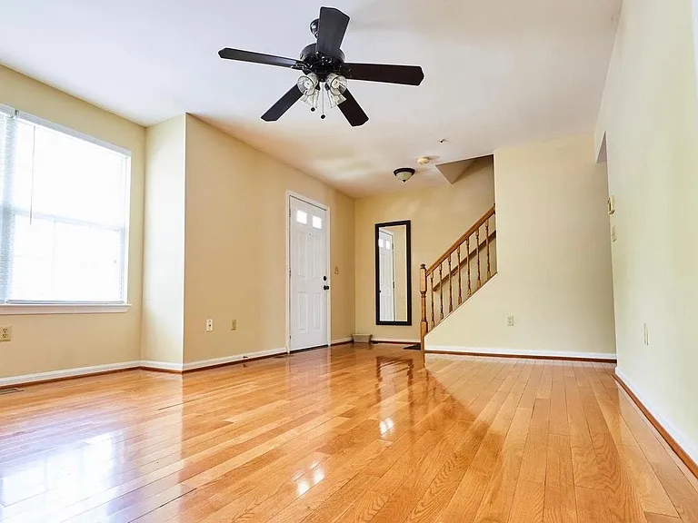 121 Langdon Farm Cir — Photo 8