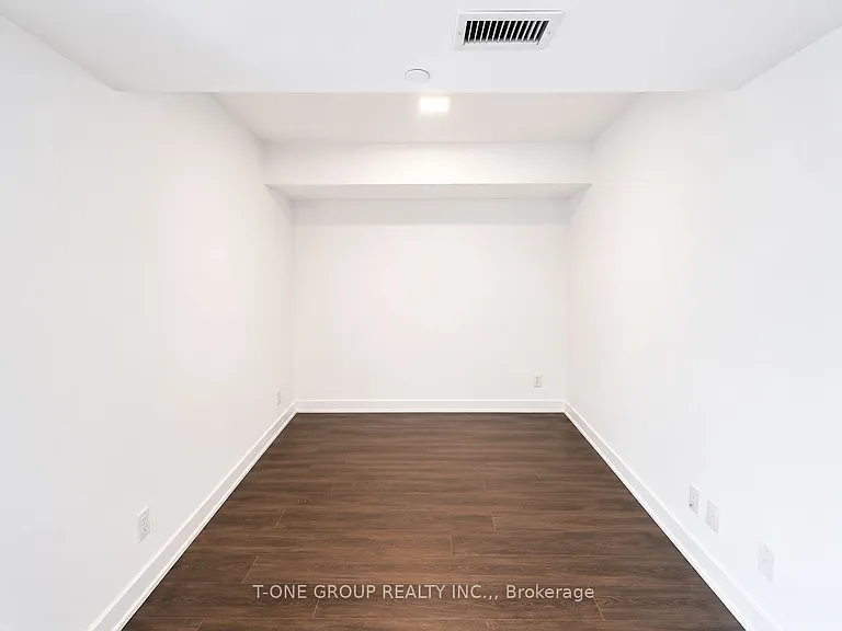 609 Sherbourne St #711 — Photo 16