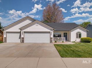 2226 W Whitelaw Dr, Meridian, ID 83646