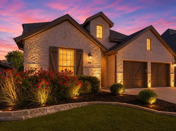 863 Forest St, Aubrey, TX 76227
