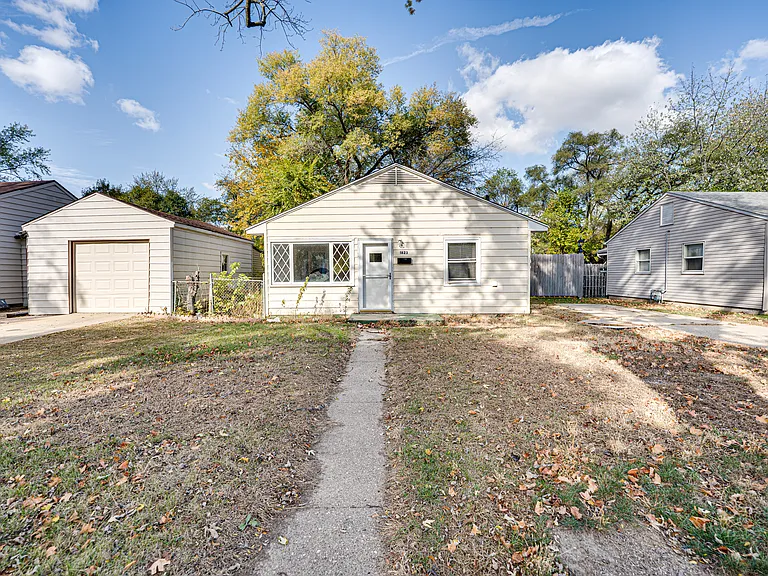 1823 Overdene Ave — Photo 2