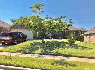 401 Stonegate Blvd, Alvarado, TX 76009