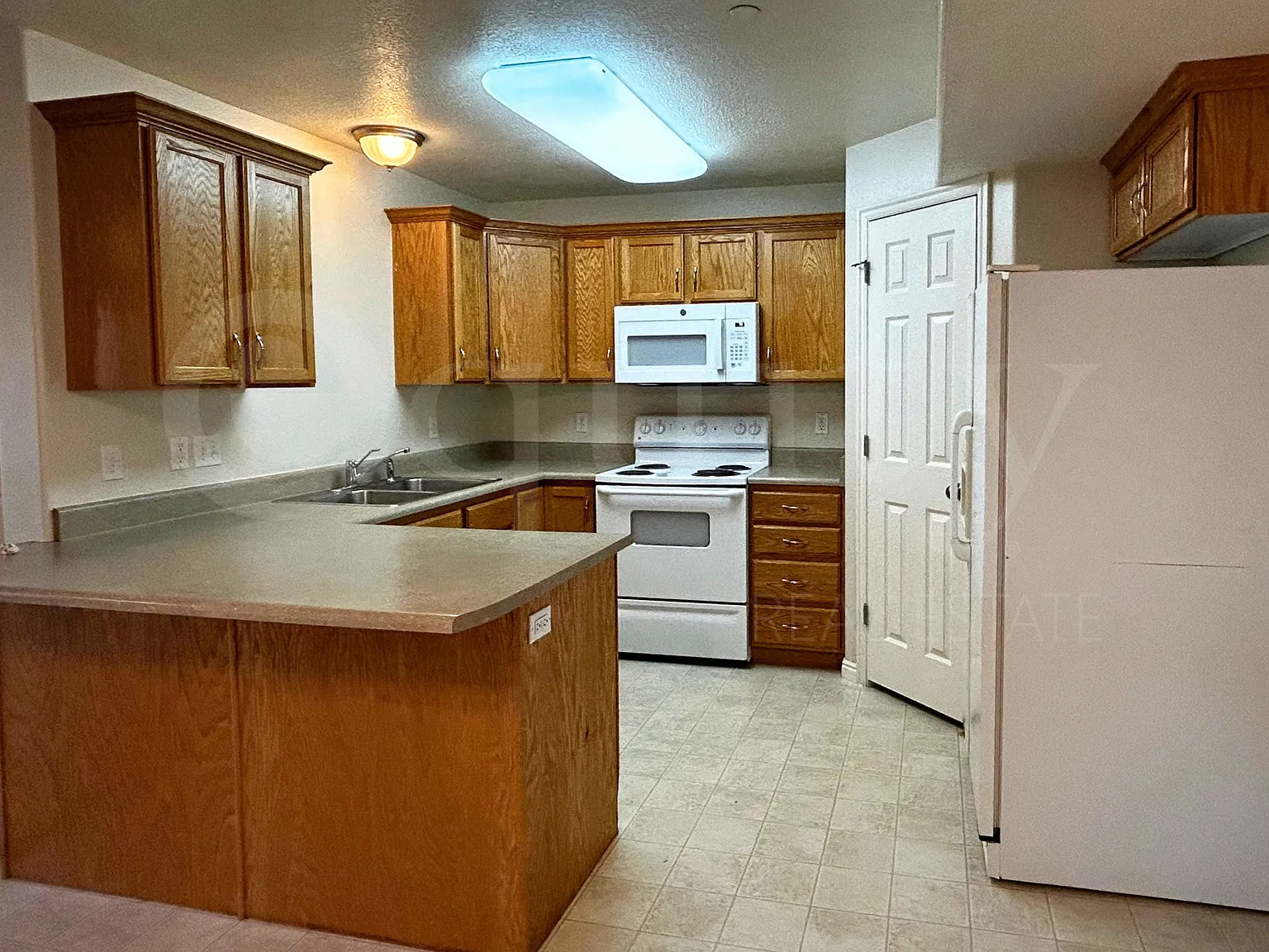 3585 E Rock Creek Rd #E8 - LD - 1 — Photo 4