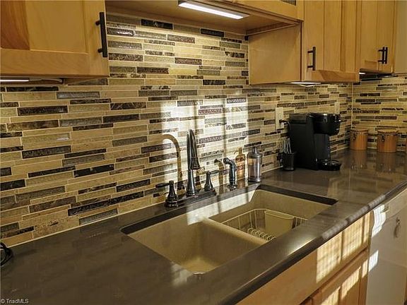 5th image of 3123 Bonhurst Dr