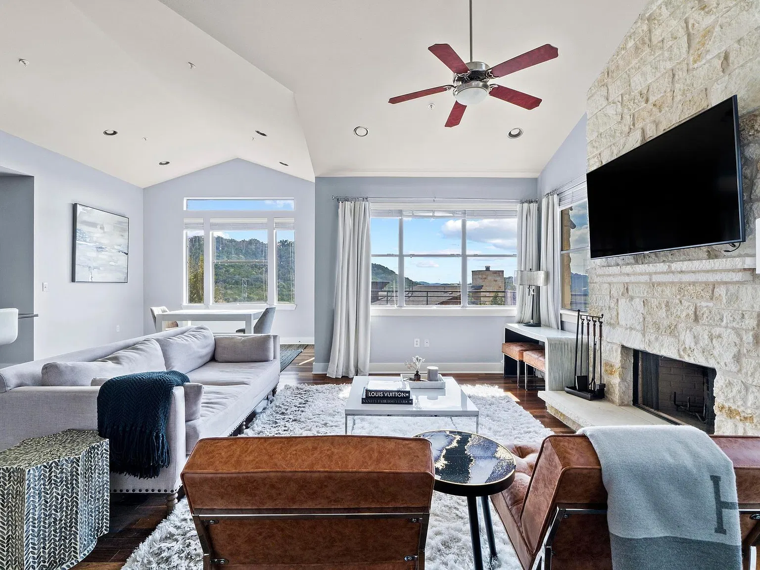 2 bed, 2.5 bath, 1823 sqft, $3,150 — Photo 4