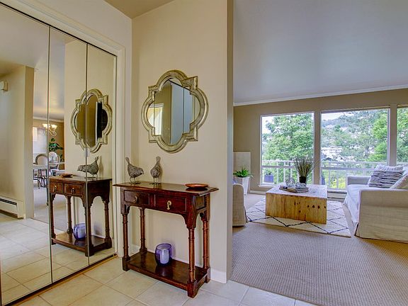 3rd image of 80 Lyford Dr APT 6
