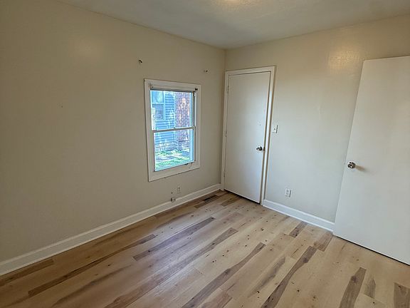 4th image of 1005 E St