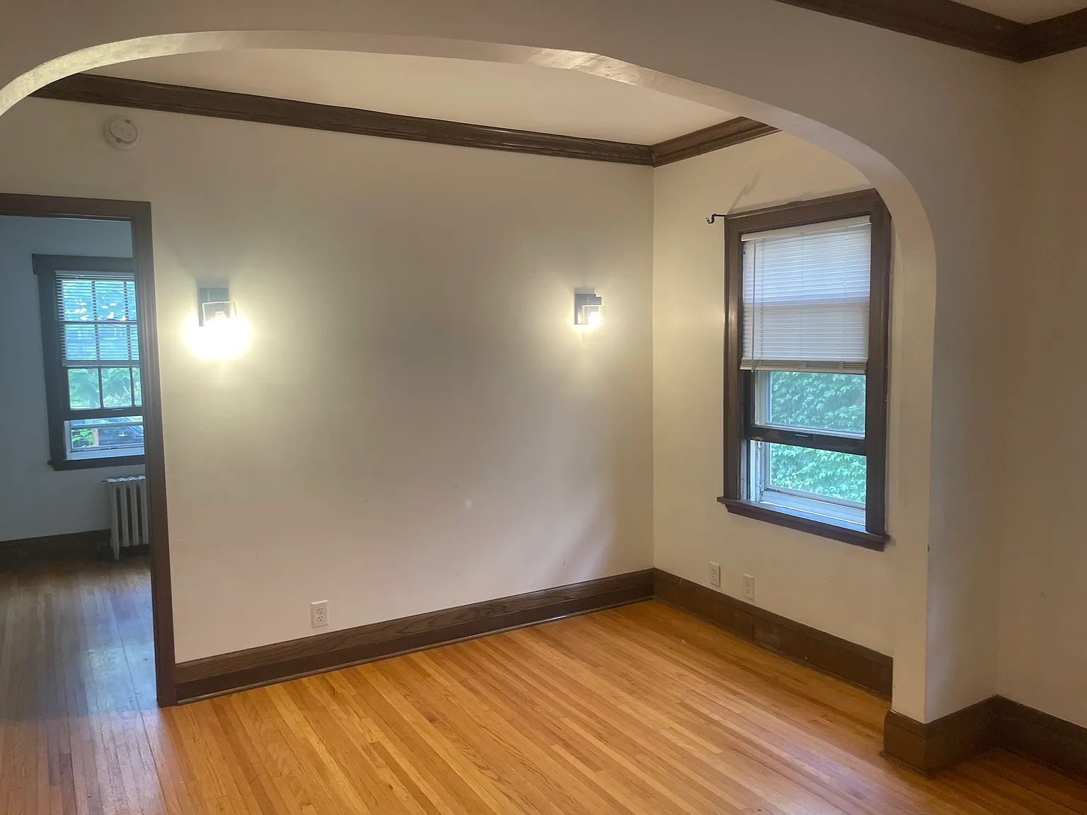 3 bed, 1200 sqft, $2,000 — Photo 3