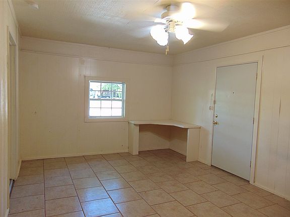 2nd image of 1112 Hackberry Dr