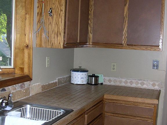 kitchen has a bay window