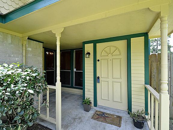 Nice covered front patio
