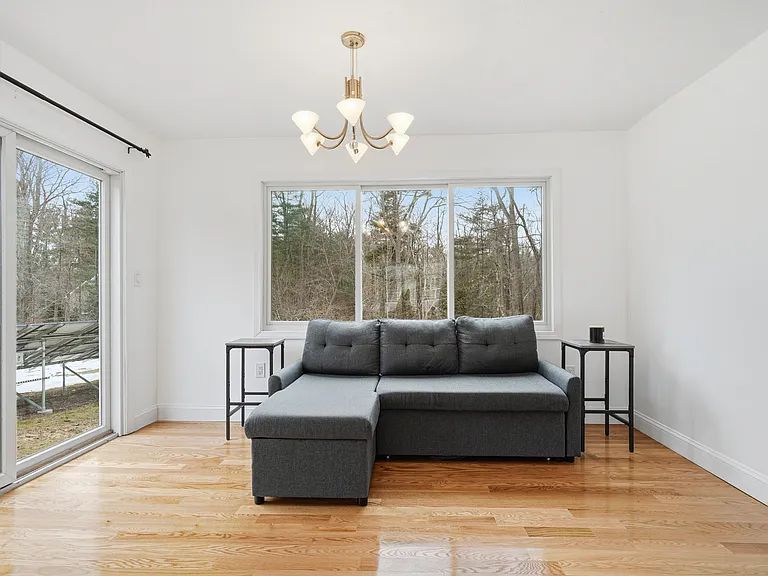 724 Linwood St — Photo 13