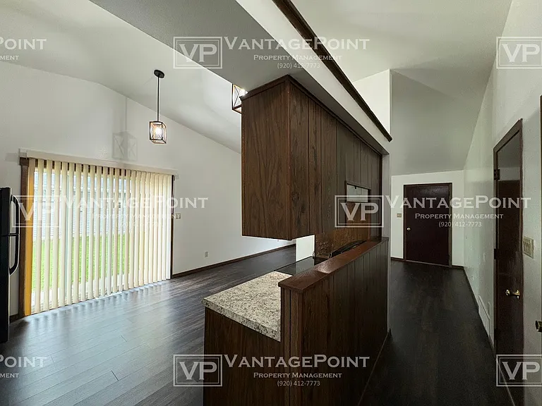 810 Broadway St — Photo 5
