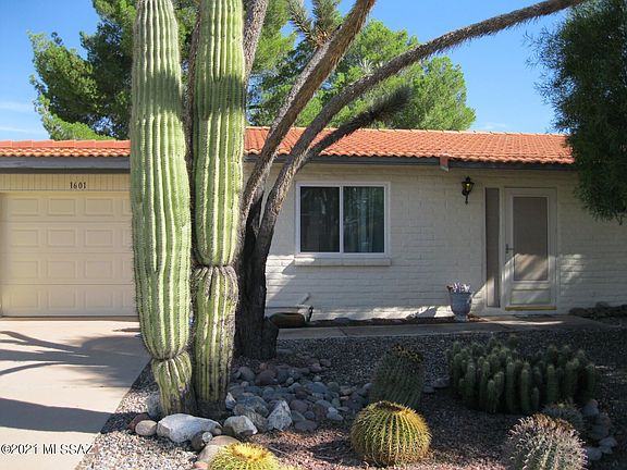 2nd image of 1601 S San Carla
