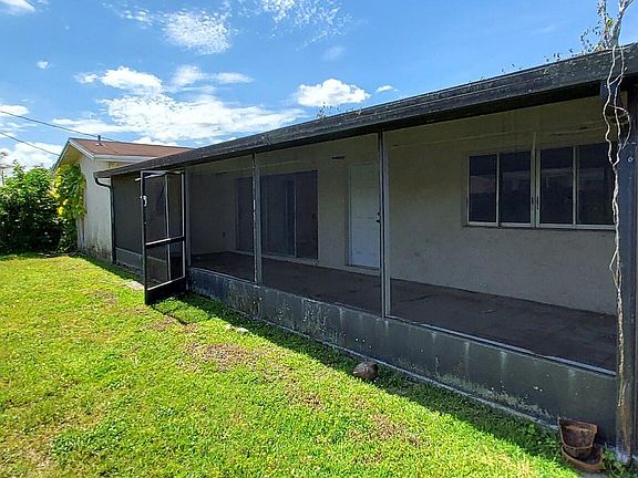 3rd image of 11351 NW 40th Place