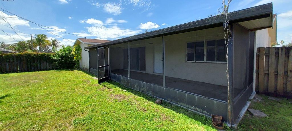 11351 NW 40th Place, Fort Lauderdale, FL - View 3