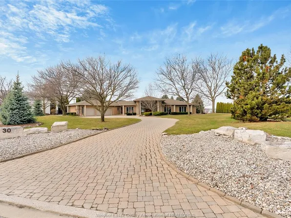 30 Emerald Ln, Amherstburg, ON N9V 3R3