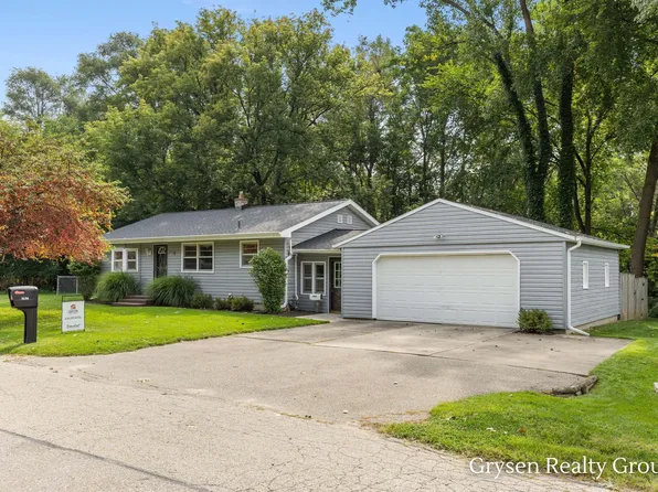 2034 Acton Rd NW, Grand Rapids, MI 49504