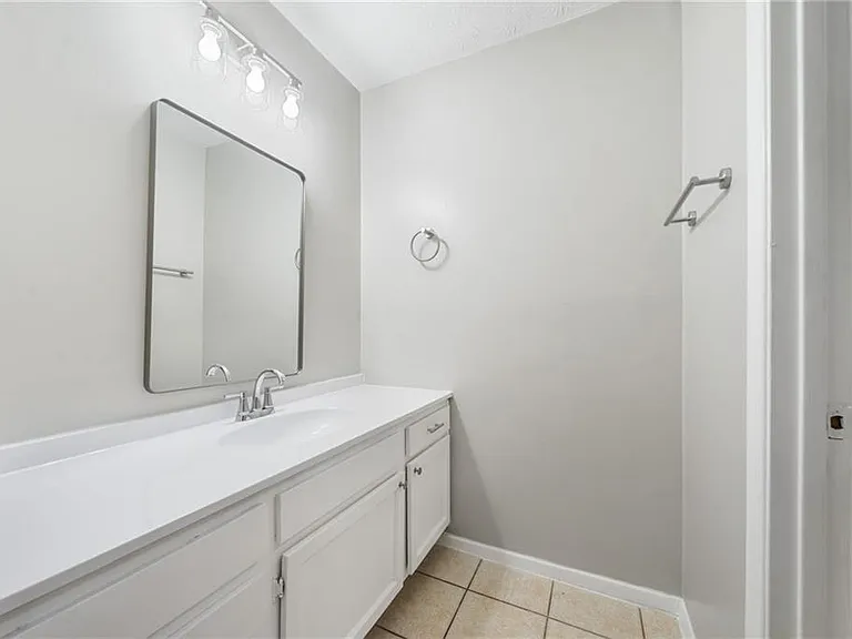 113 Tuxworth Cir — Photo 31
