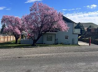 705 S 5th St, Selah, WA 98942