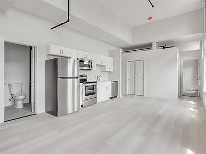 2nd image of 105 William St #11032865