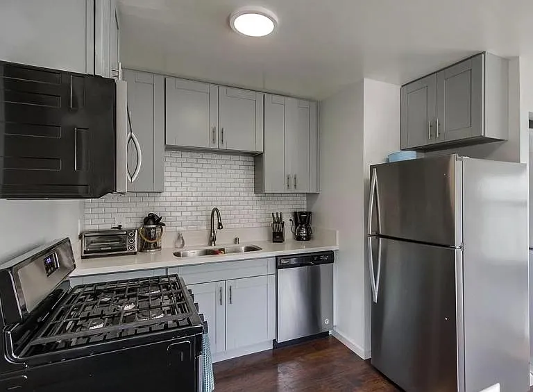 1350 Knoxville St — Photo 9