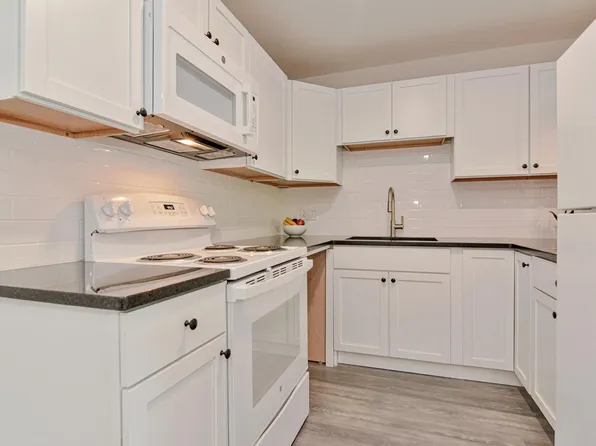 56 Jacqueline Rd, Waltham, MA