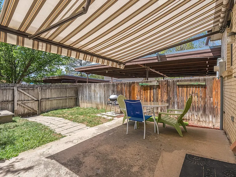4329 W Ponds Cir — Photo 33