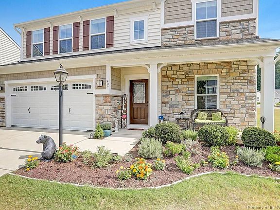 3rd image of 409 Caroline Cir