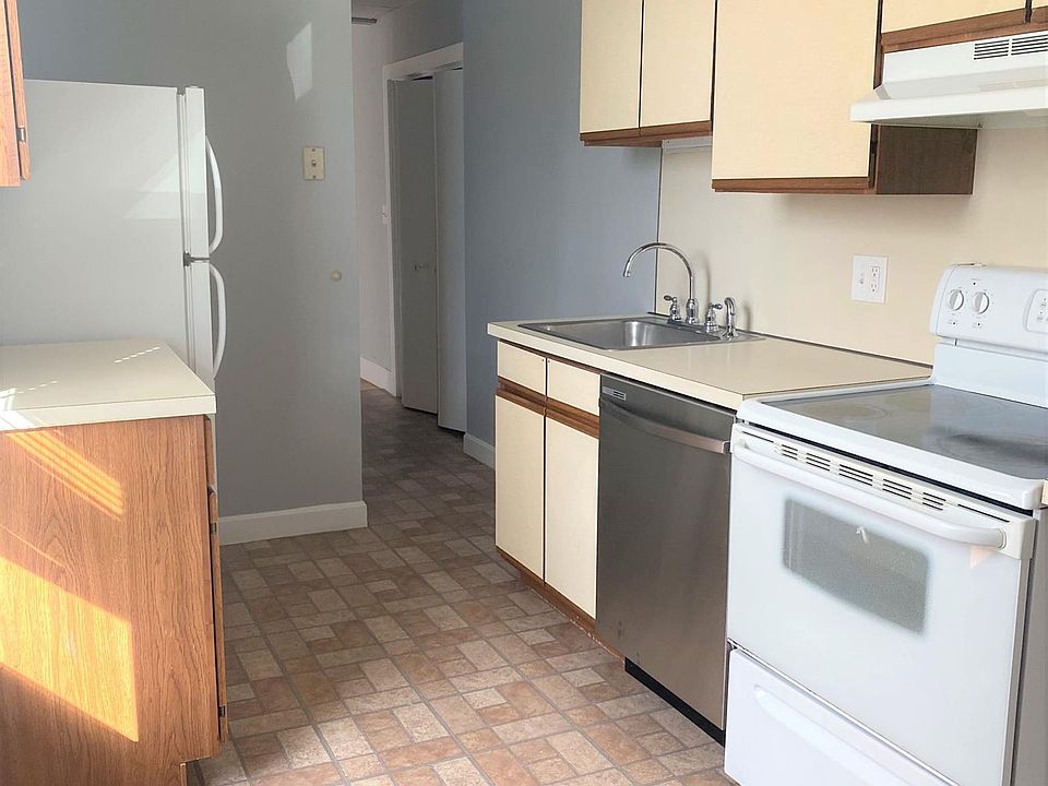 1st image of 37 Spring St APT 4