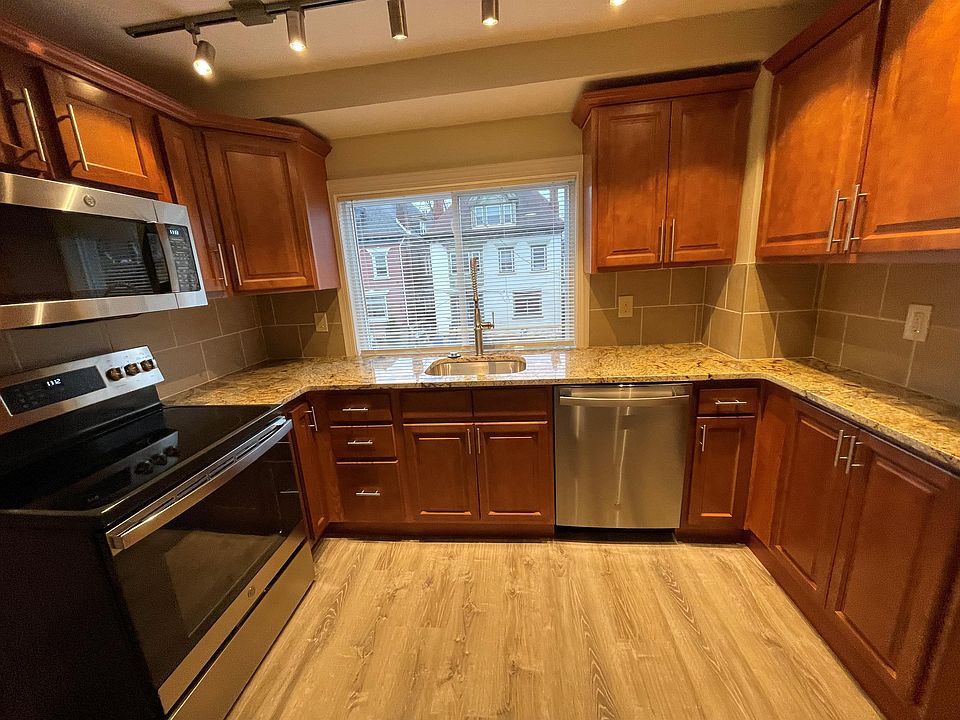 1st image of 615 Summerlea St #11183967