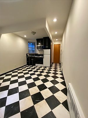 3rd image of 231 E 50th St #10A