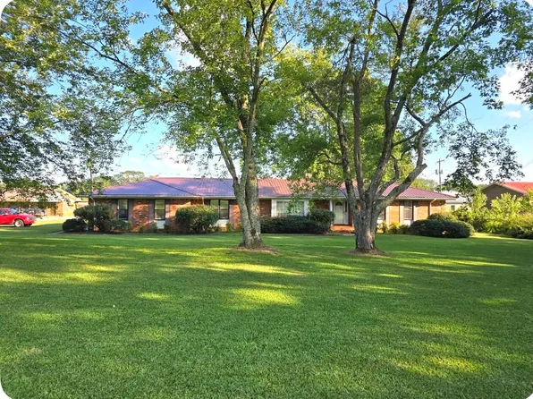 1562 State Highway 30 E, New Albany, MS 38652