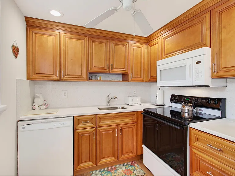 213 Waterford Cir #I — Photo 19