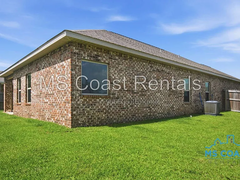 5543 Overland Dr — Photo 24